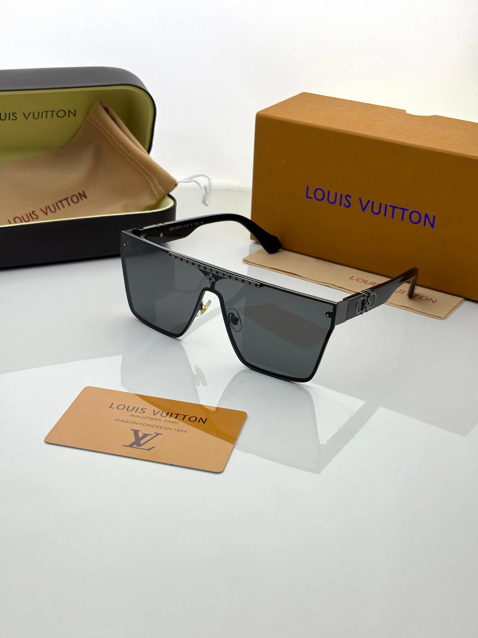 LOUIS VUITTON 58523 BLACK ๐ซก - Sunglasses